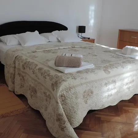 Apartment Apartman Mia *