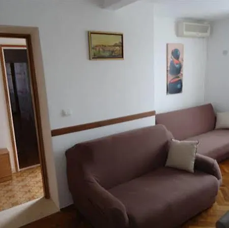 Apartment Apartman Mia *